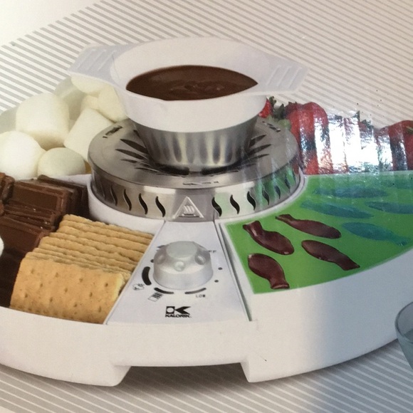 Kalorik 3-In-1 S’mores & Treat Maker Indoor Winter Fun Makes Gummies & Candy - Picture 6 of 17